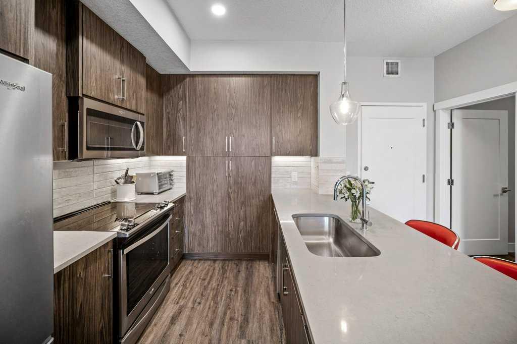 38 Quarry Gate SE Unit: 302