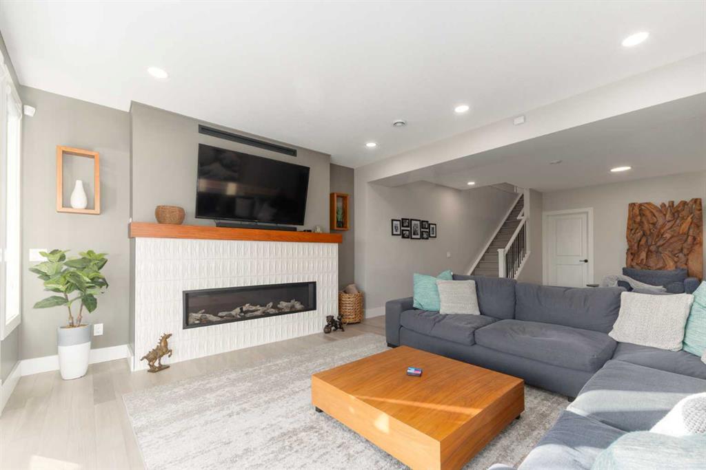 232 Discovery Drive SW