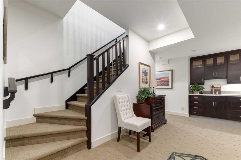 551 Evergreen Circle SW