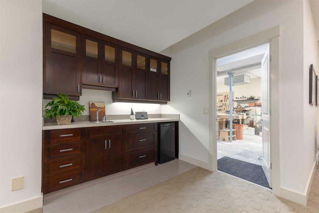 551 Evergreen Circle SW