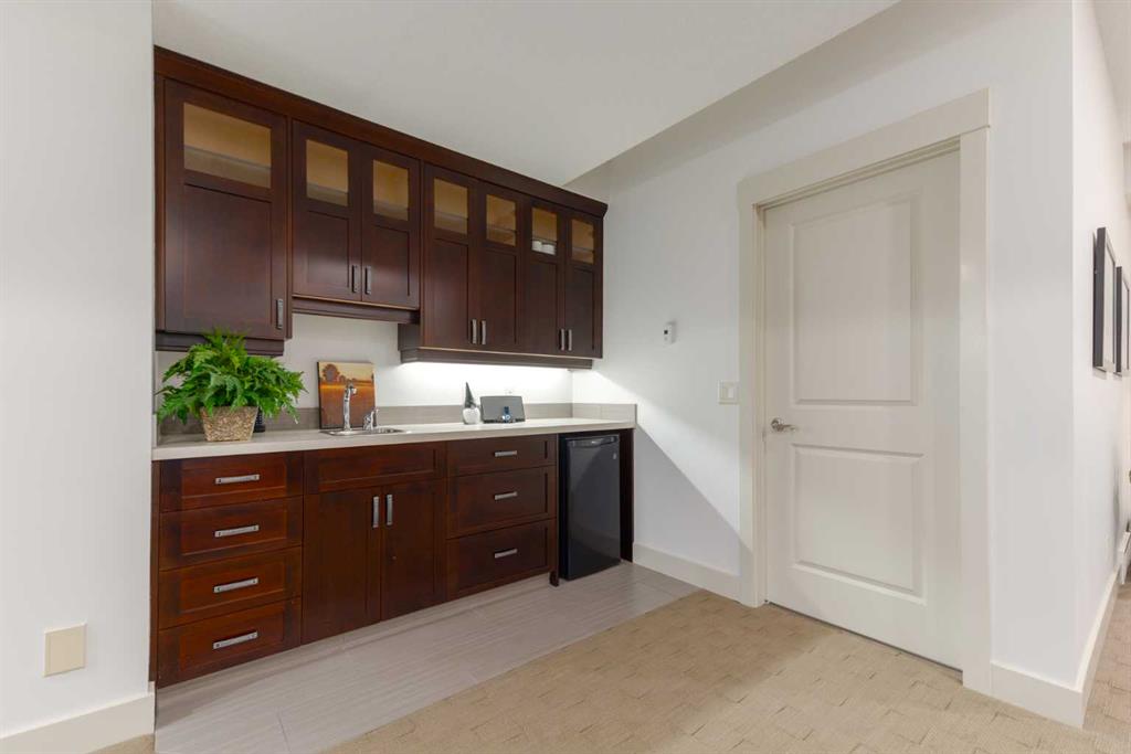 551 Evergreen Circle SW