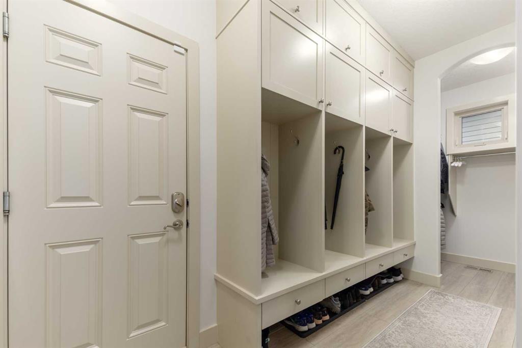 551 Evergreen Circle SW