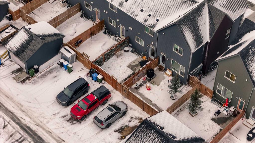 24 Carringvue Way NW