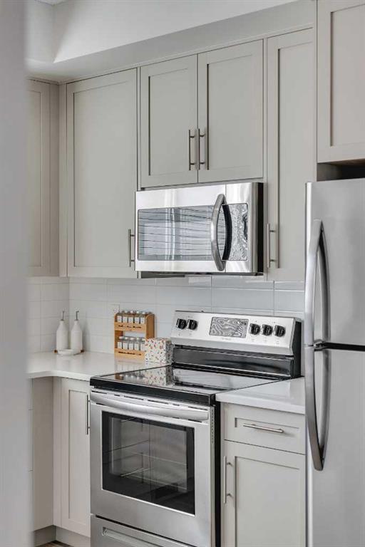 24 Carringvue Way NW