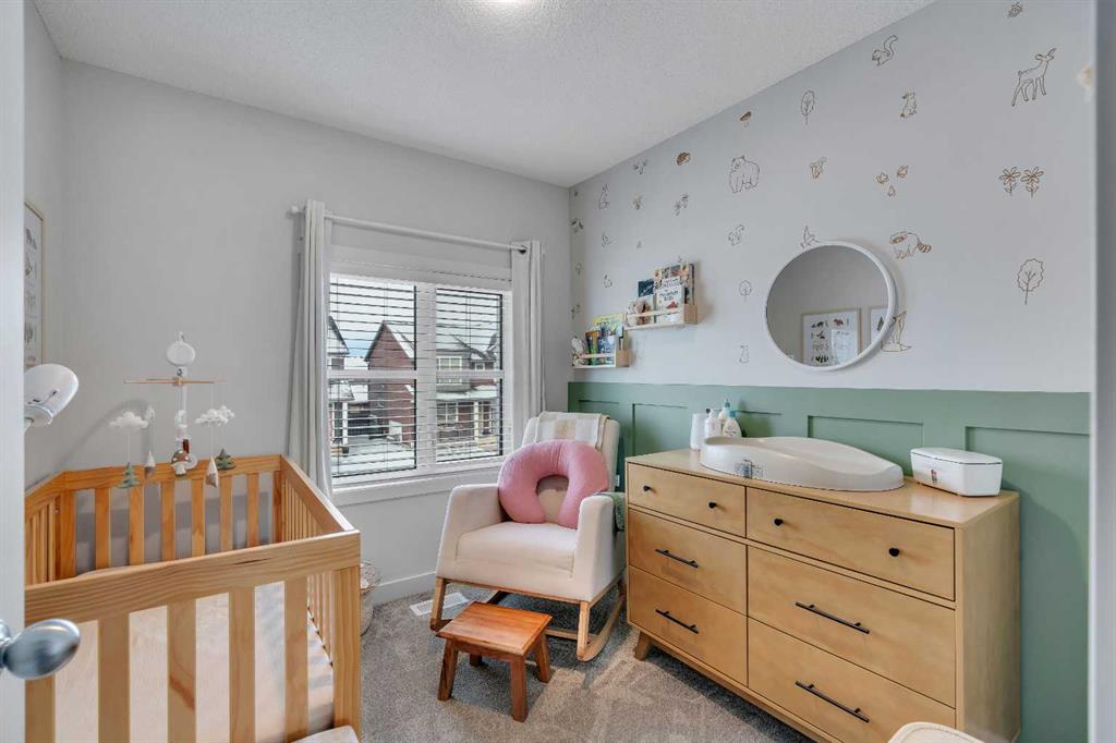 24 Carringvue Way NW