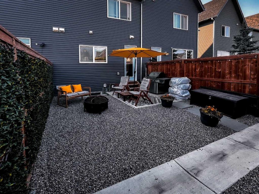 24 Carringvue Way NW