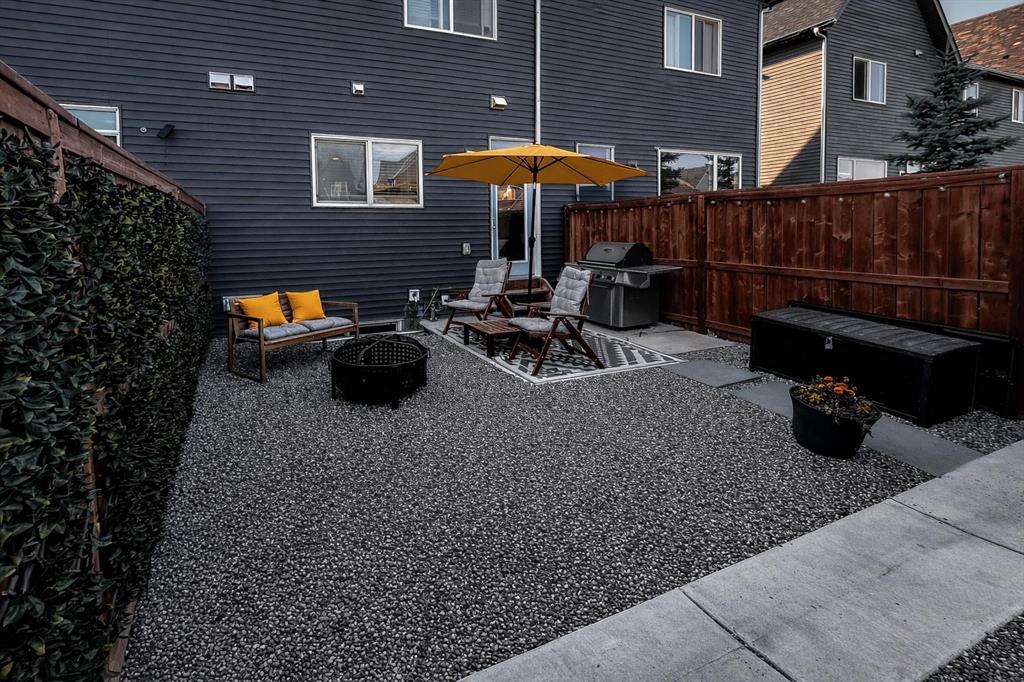24 Carringvue Way NW
