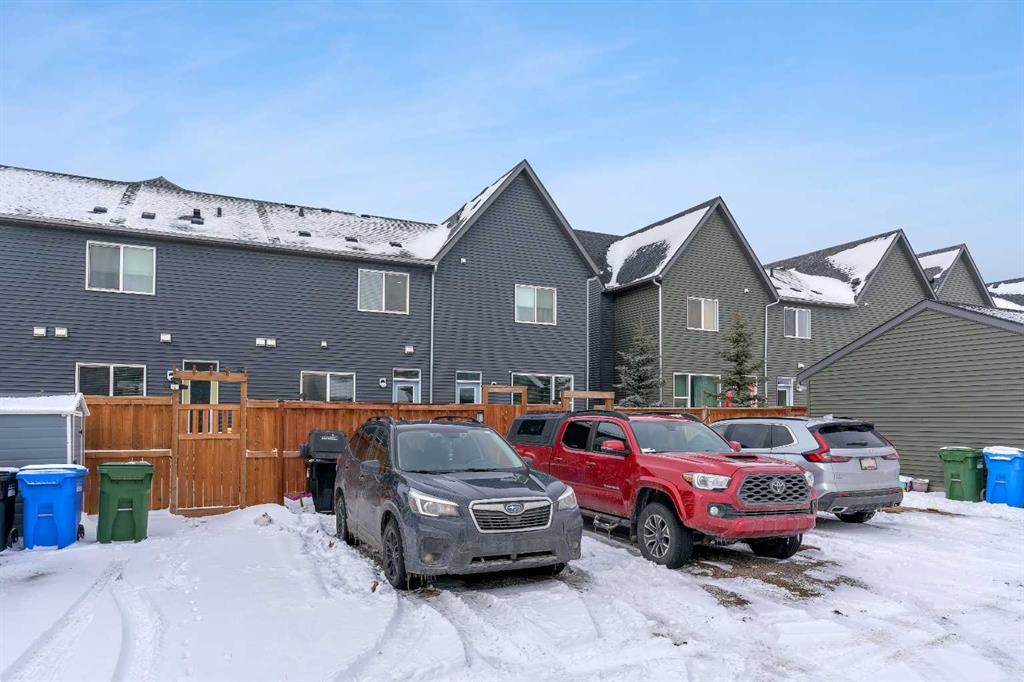 24 Carringvue Way NW