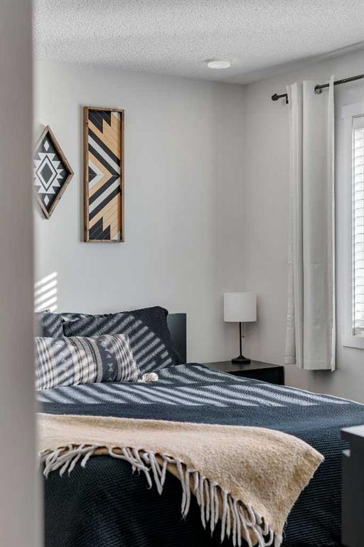 24 Carringvue Way NW