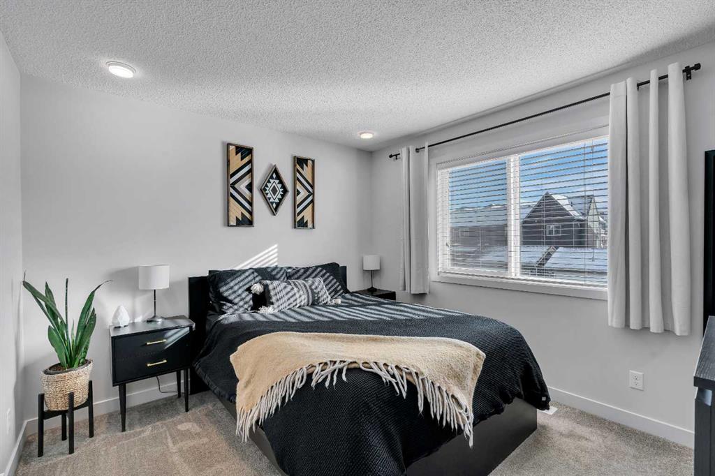 24 Carringvue Way NW