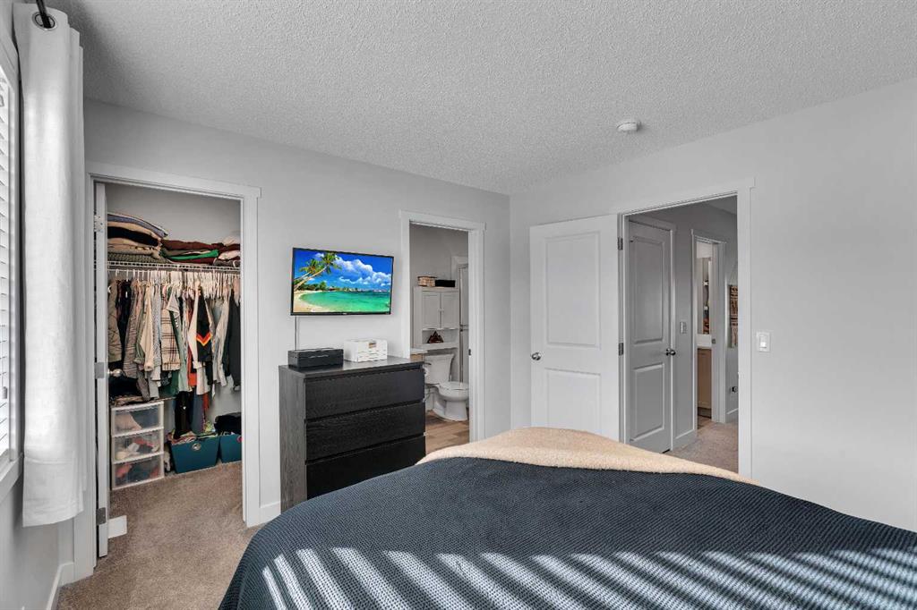 24 Carringvue Way NW