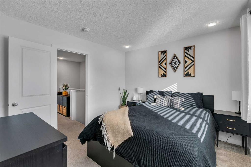 24 Carringvue Way NW