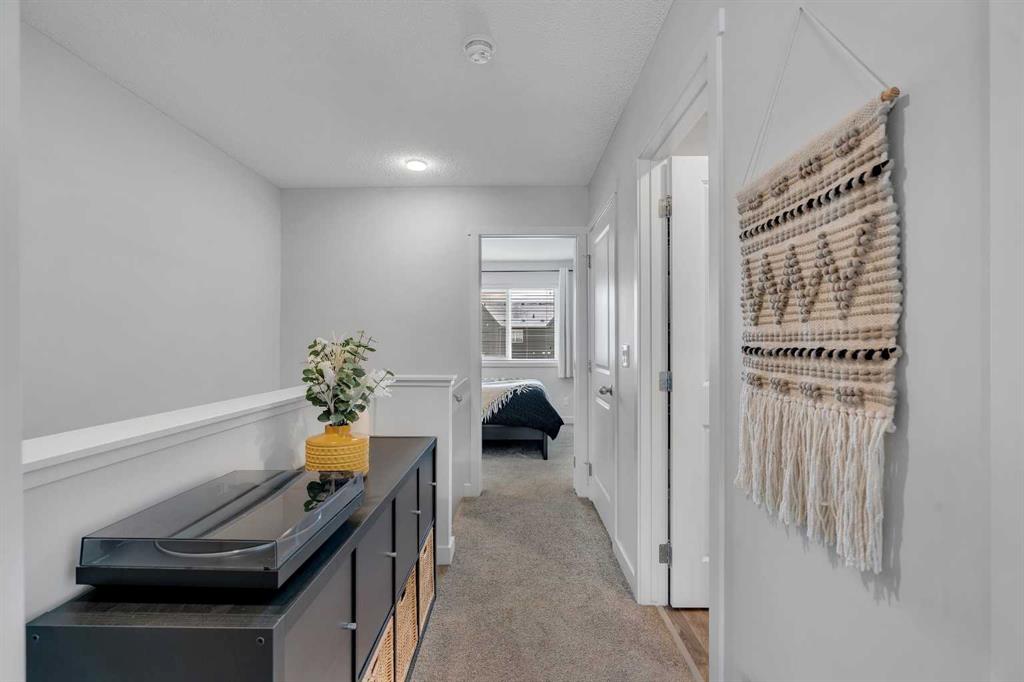 24 Carringvue Way NW