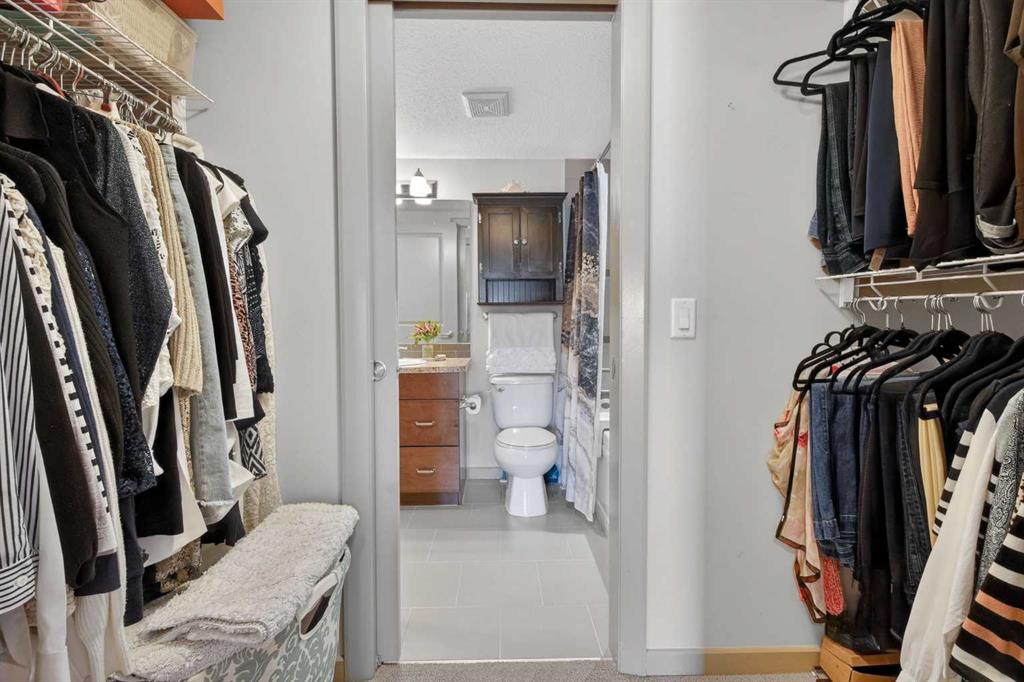 310 Mckenzie Towne Gate SE Unit: 3302