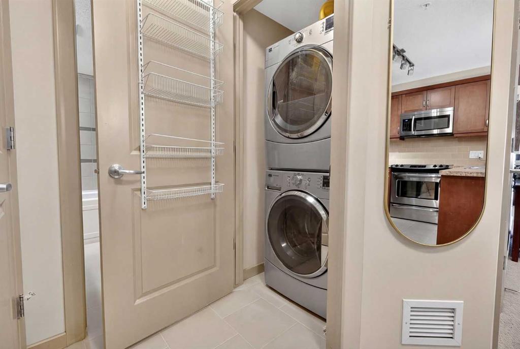 310 Mckenzie Towne Gate SE Unit: 3302