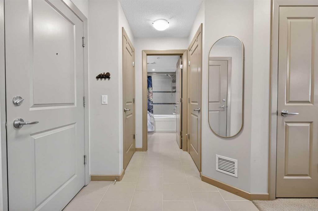 310 Mckenzie Towne Gate SE Unit: 3302