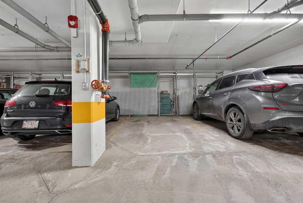 310 Mckenzie Towne Gate SE Unit: 3302