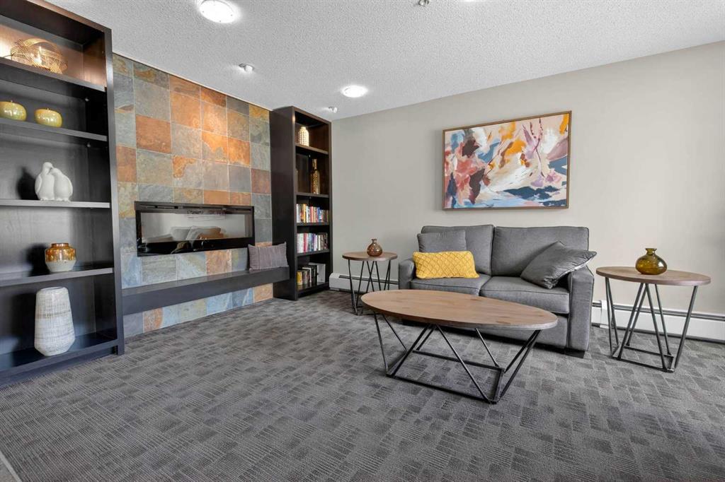 310 Mckenzie Towne Gate SE Unit: 3302