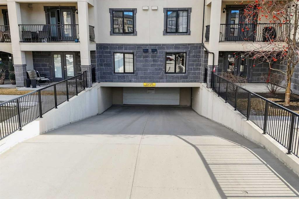 310 Mckenzie Towne Gate SE Unit: 3302