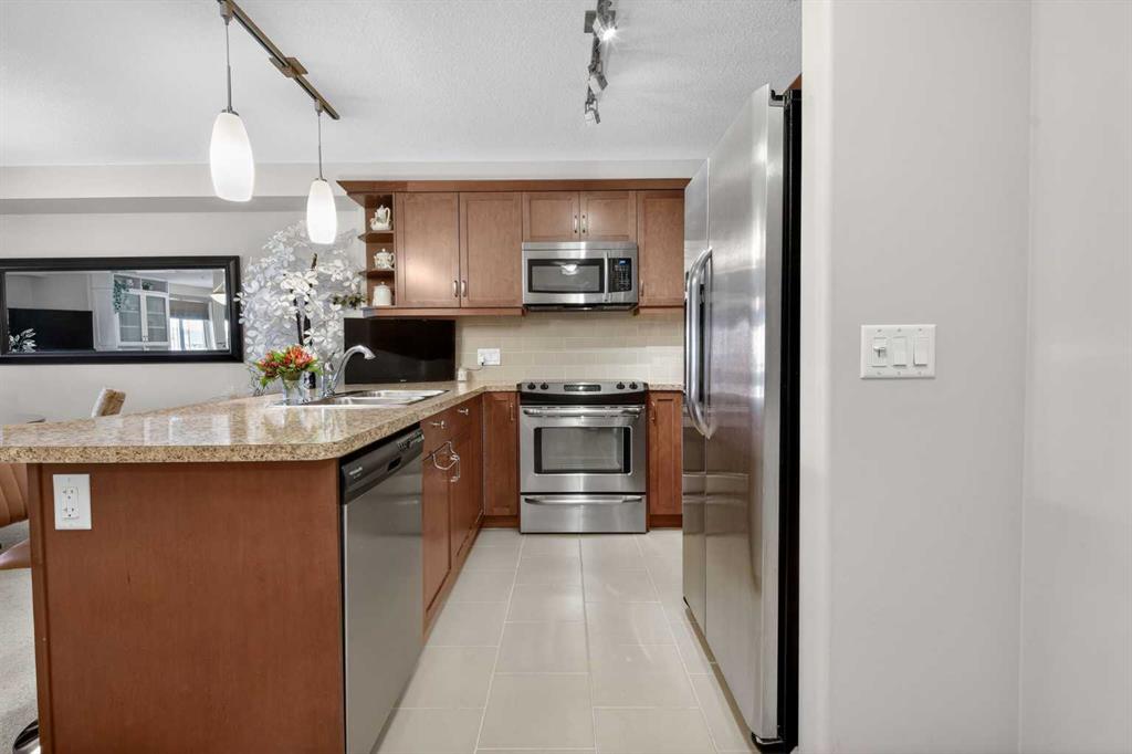 310 Mckenzie Towne Gate SE Unit: 3302