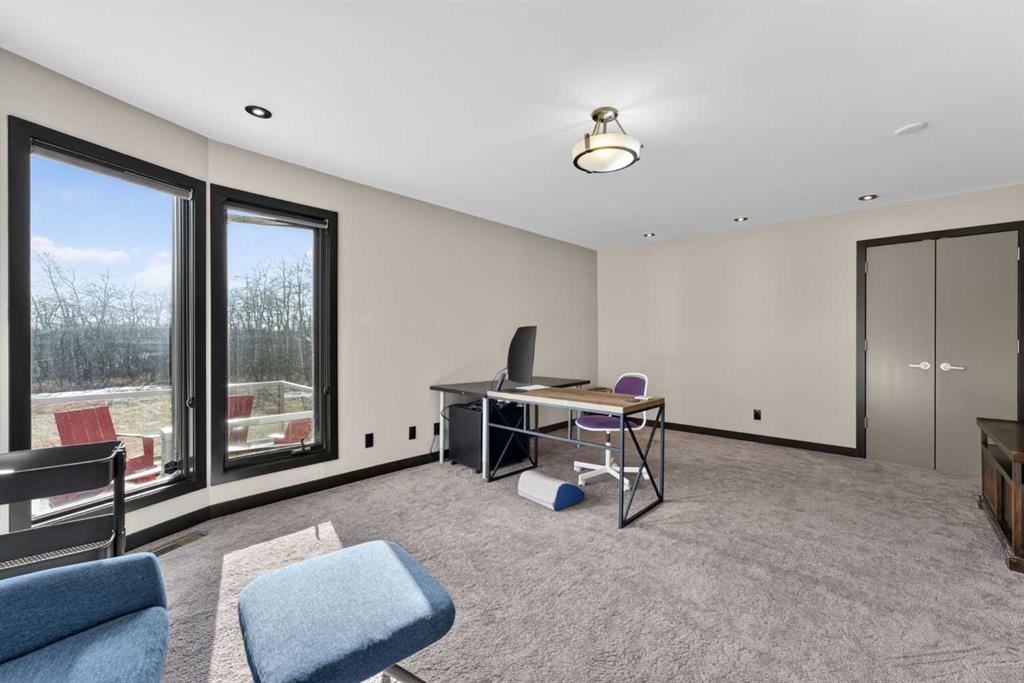 43 Westbluff Place