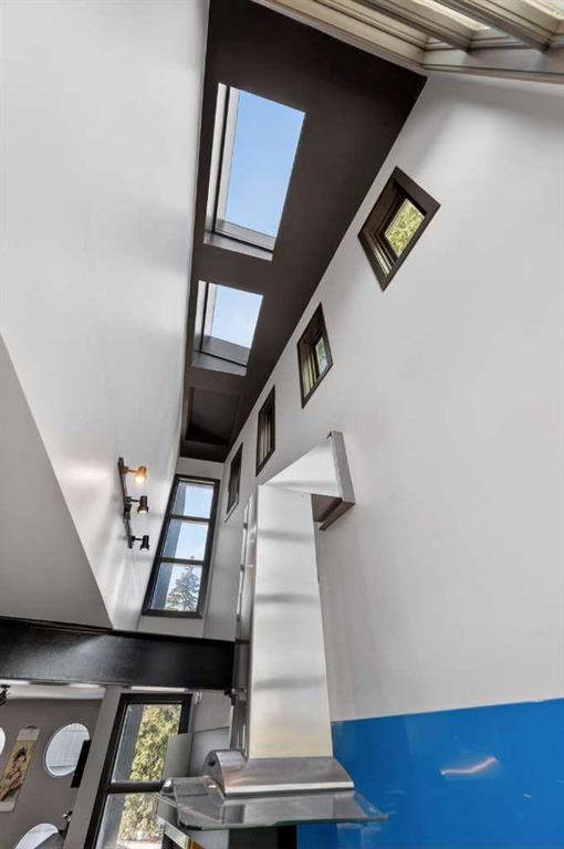 43 Westbluff Place