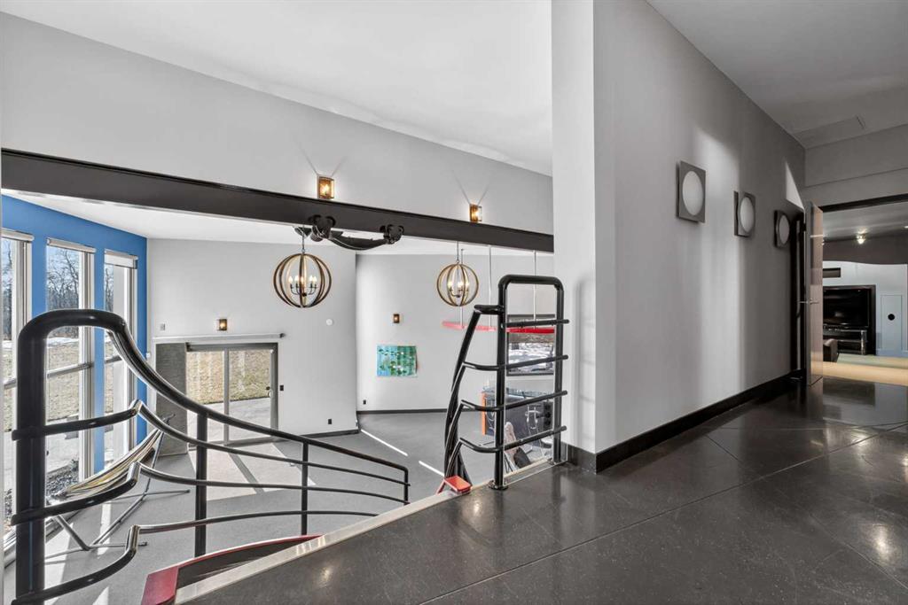 43 Westbluff Place
