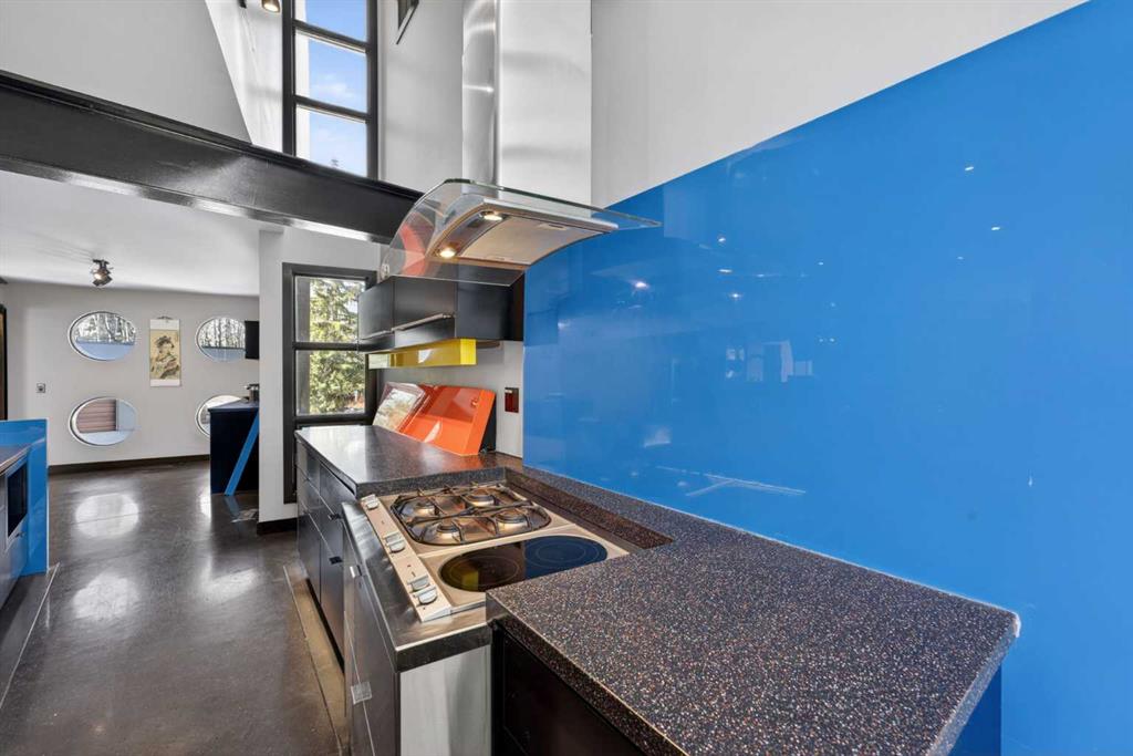 43 Westbluff Place