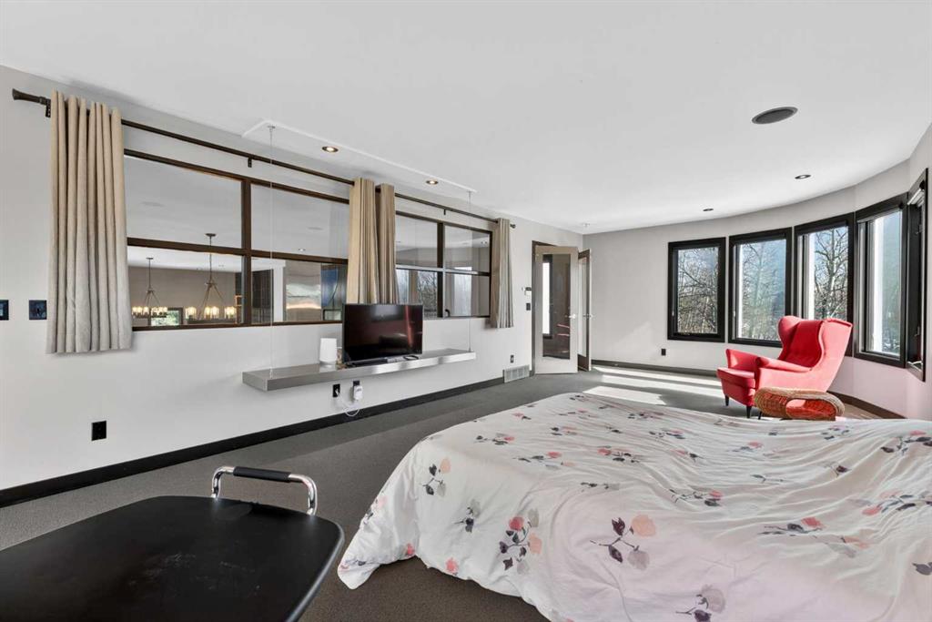 43 Westbluff Place