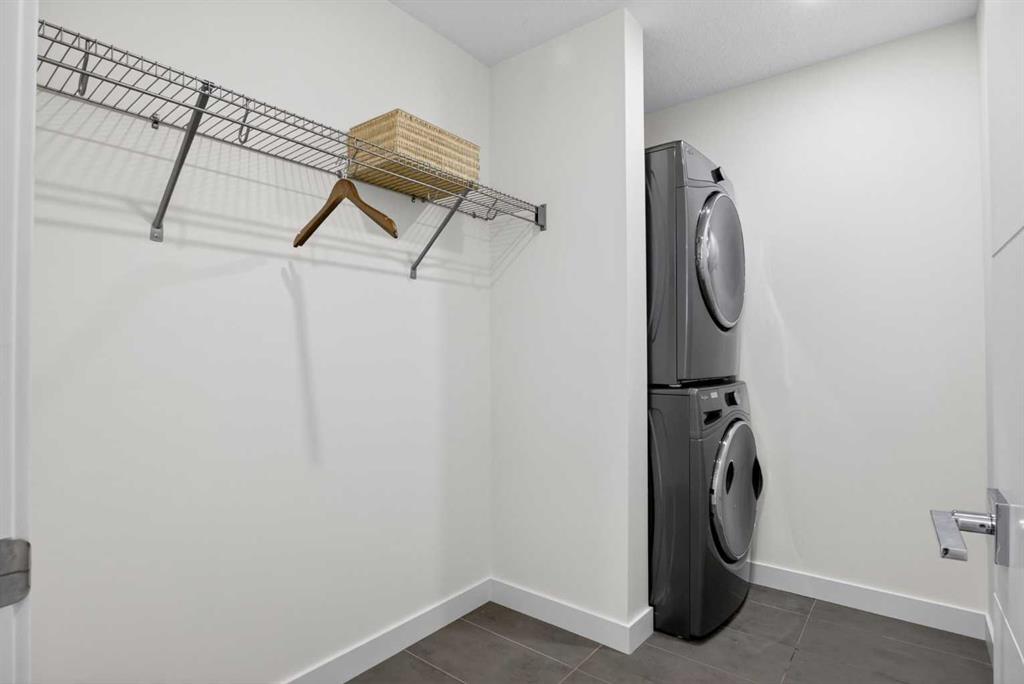 3450 19 Street SW Unit: 402