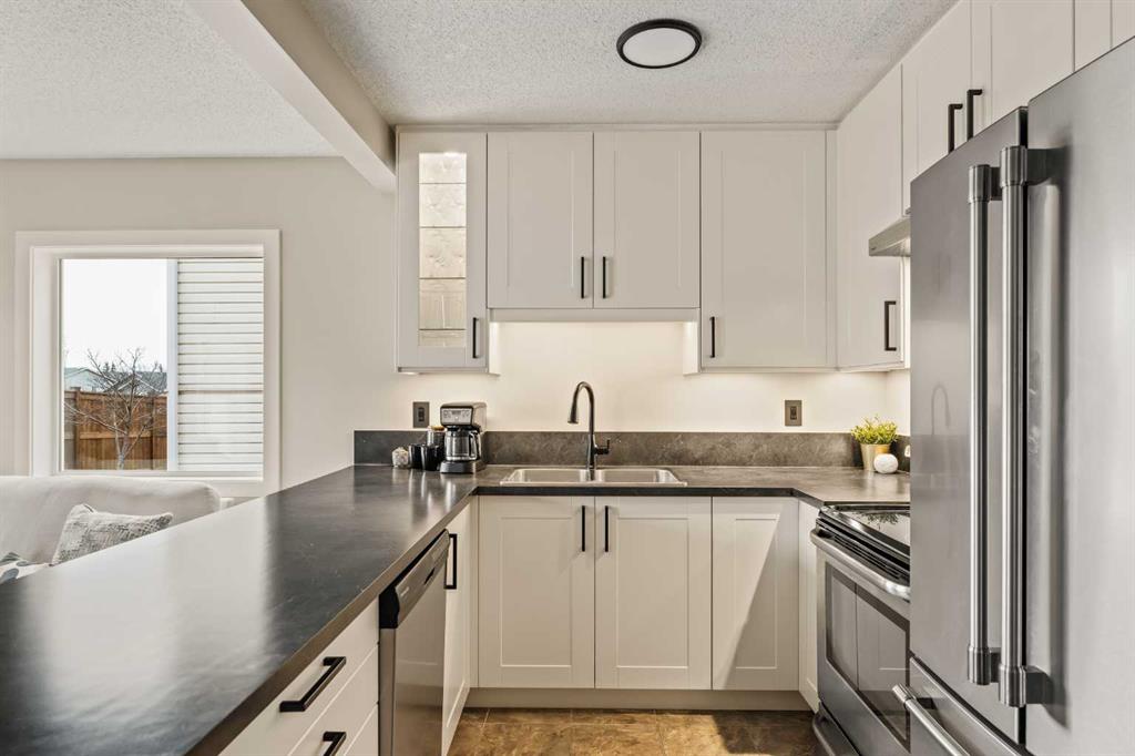 101 Country Hills Villas NW