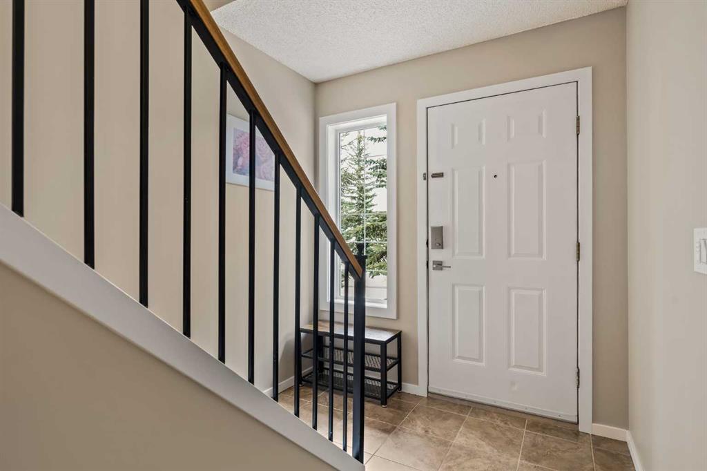101 Country Hills Villas NW
