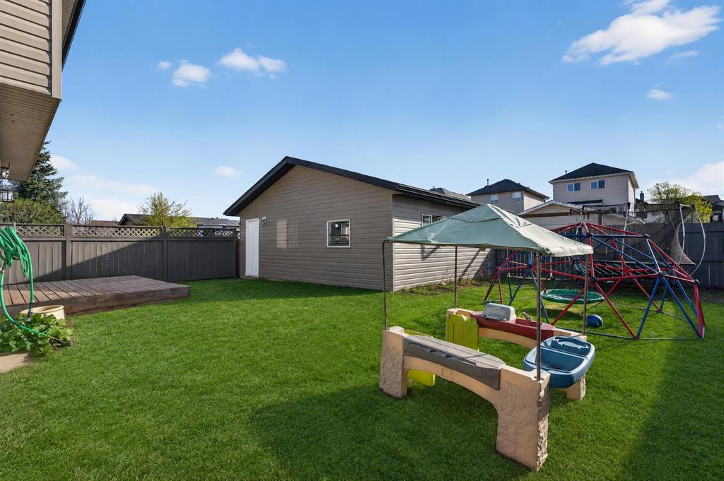 160 Citadel Bluff Close NW