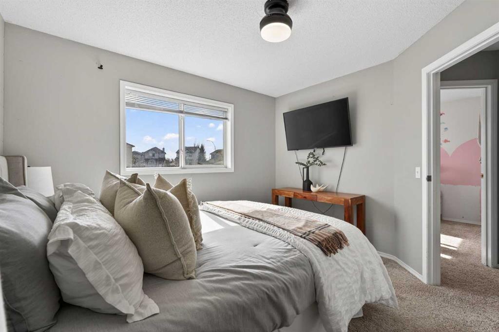 160 Citadel Bluff Close NW