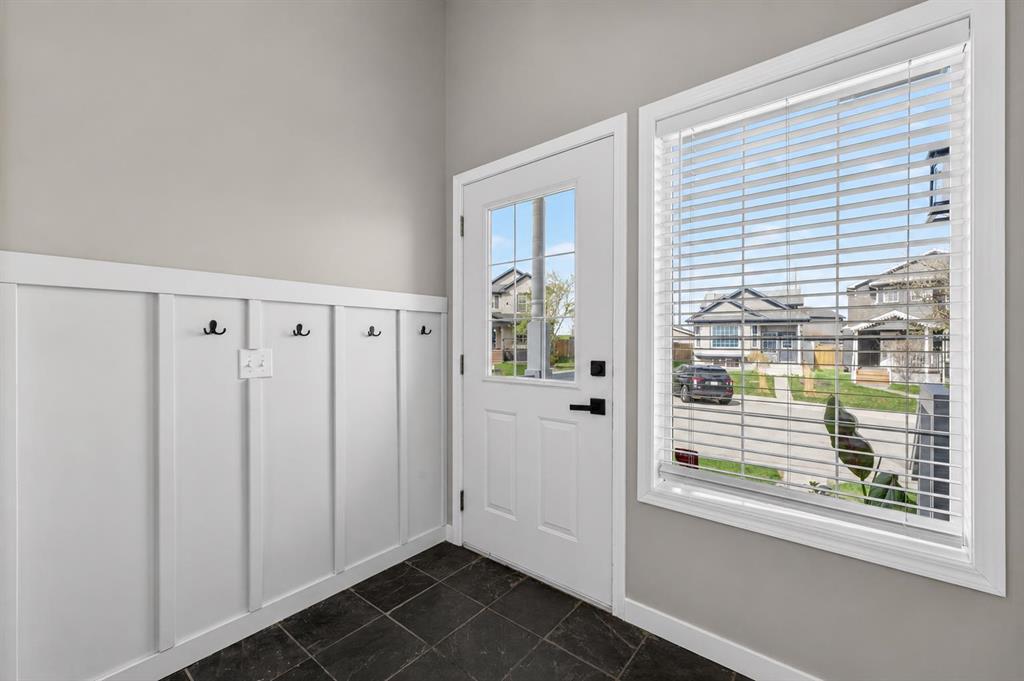 160 Citadel Bluff Close NW