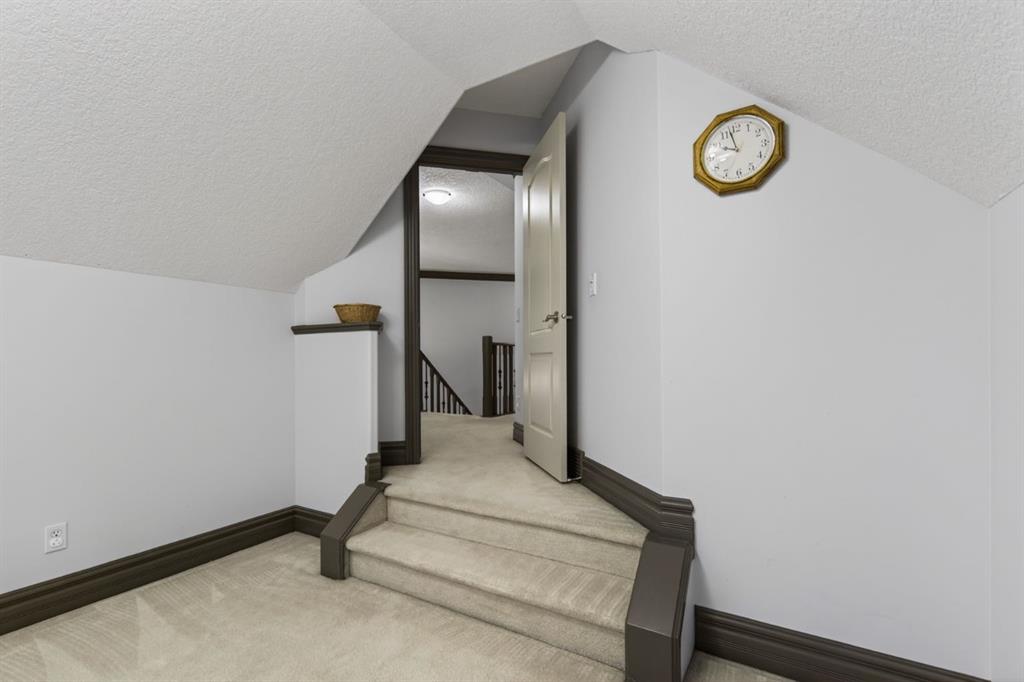 159 Discovery Ridge Way SW