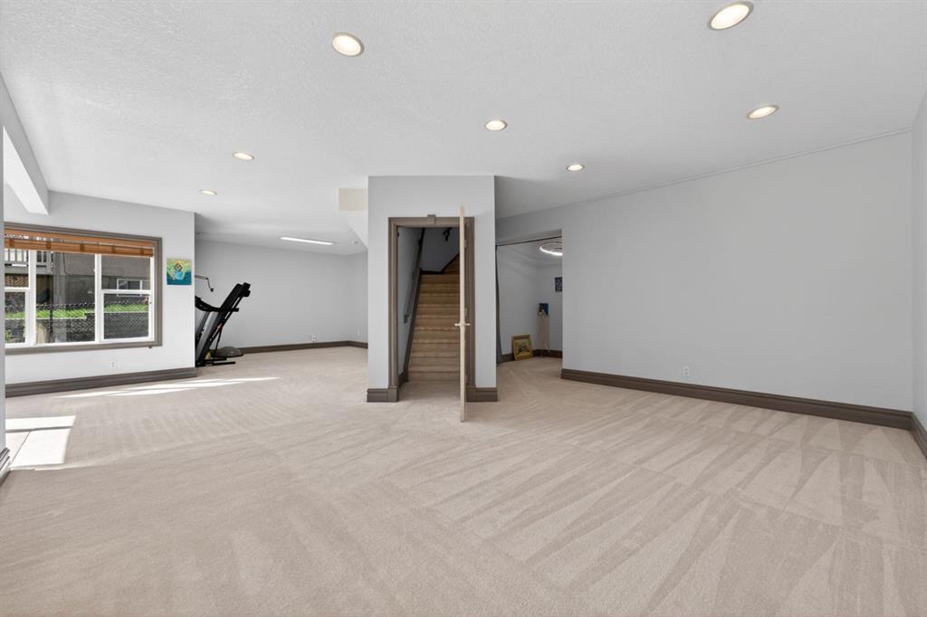 159 Discovery Ridge Way SW