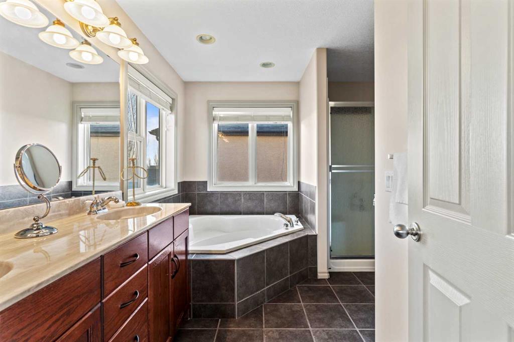 325 Discovery Ridge Way SW