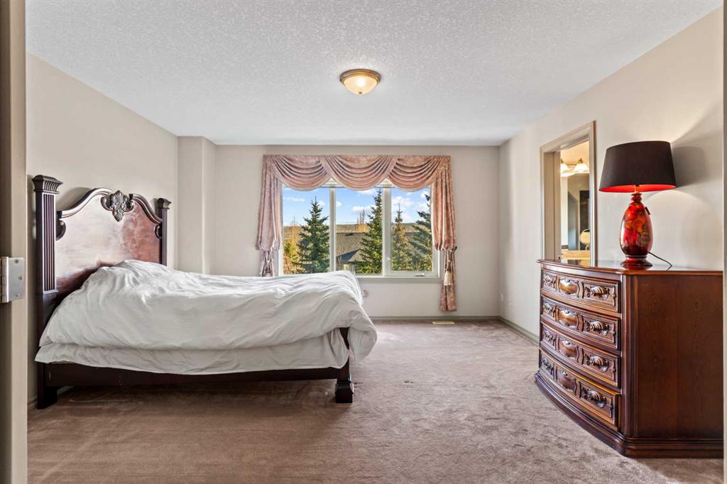 325 Discovery Ridge Way SW