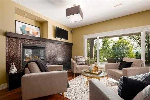 57 Slopes Point SW