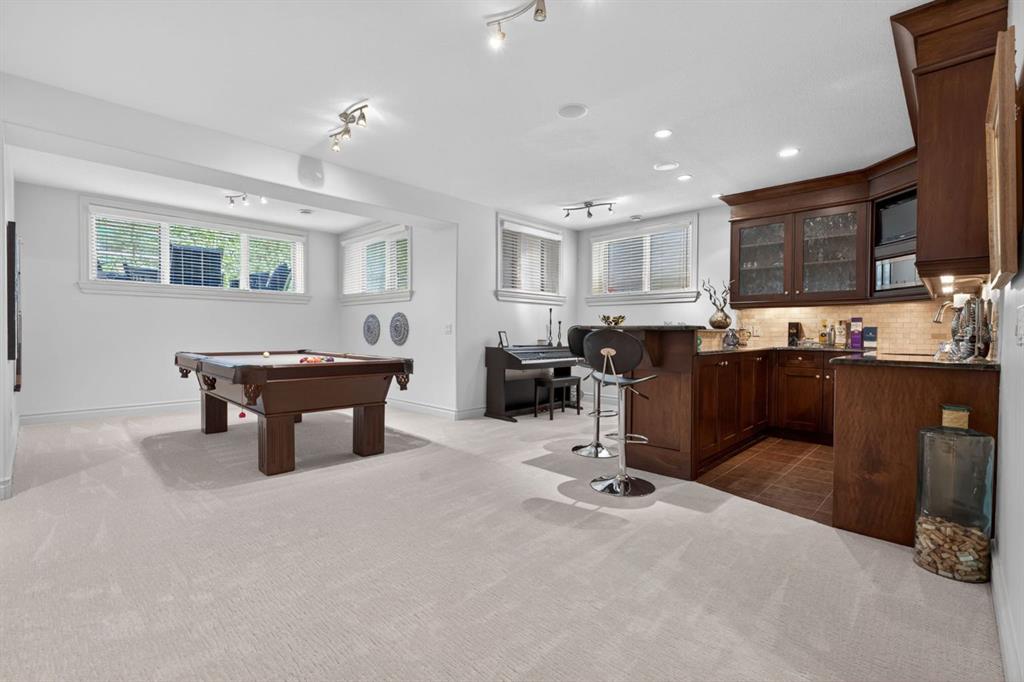 32 Aspen Meadows Manor SW