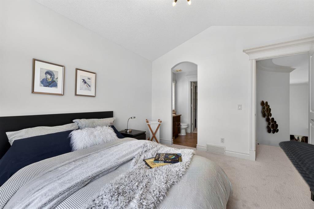 32 Aspen Meadows Manor SW