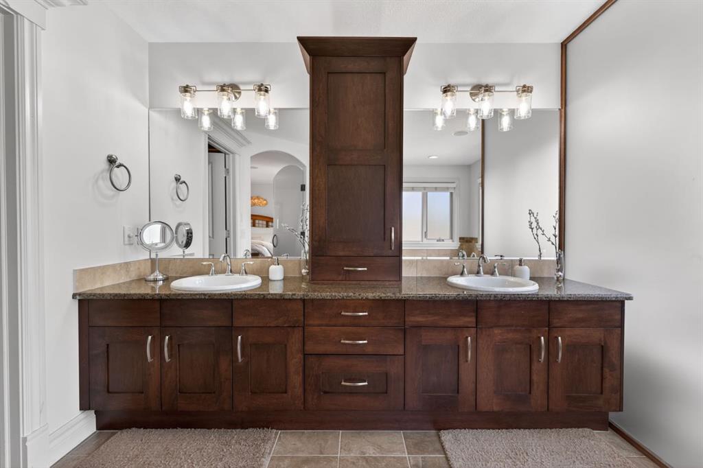 32 Aspen Meadows Manor SW