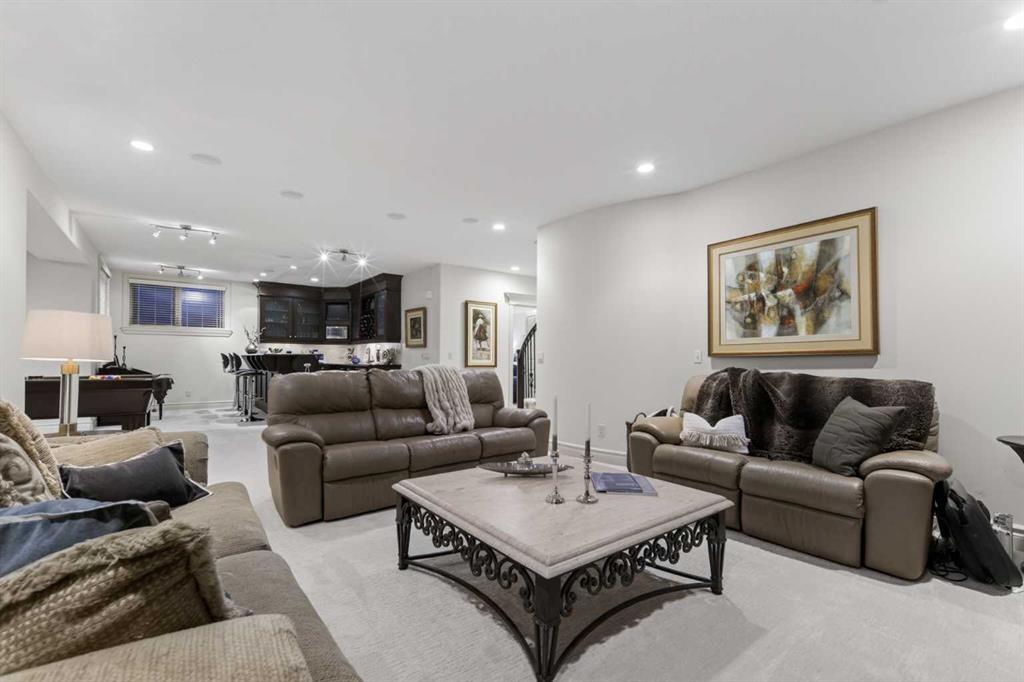 32 Aspen Meadows Manor SW