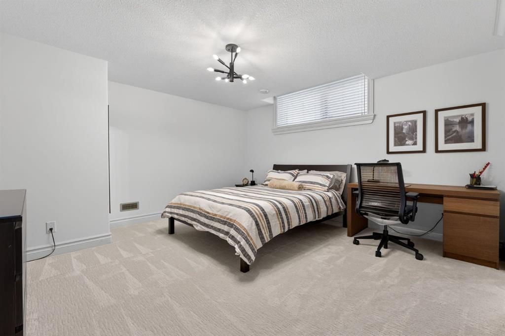 32 Aspen Meadows Manor SW
