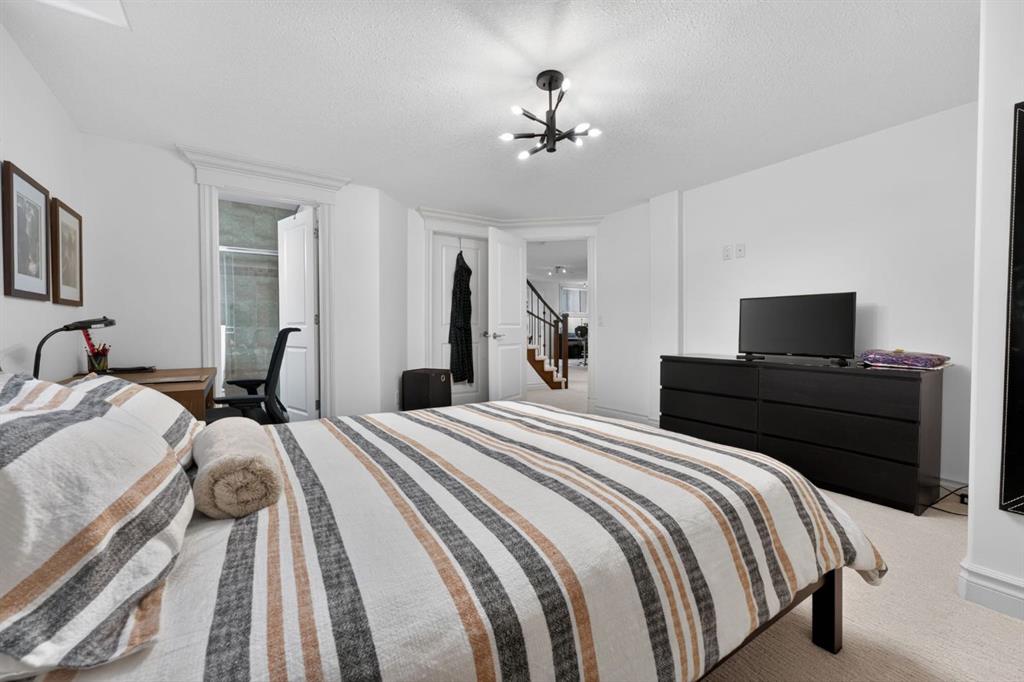 32 Aspen Meadows Manor SW