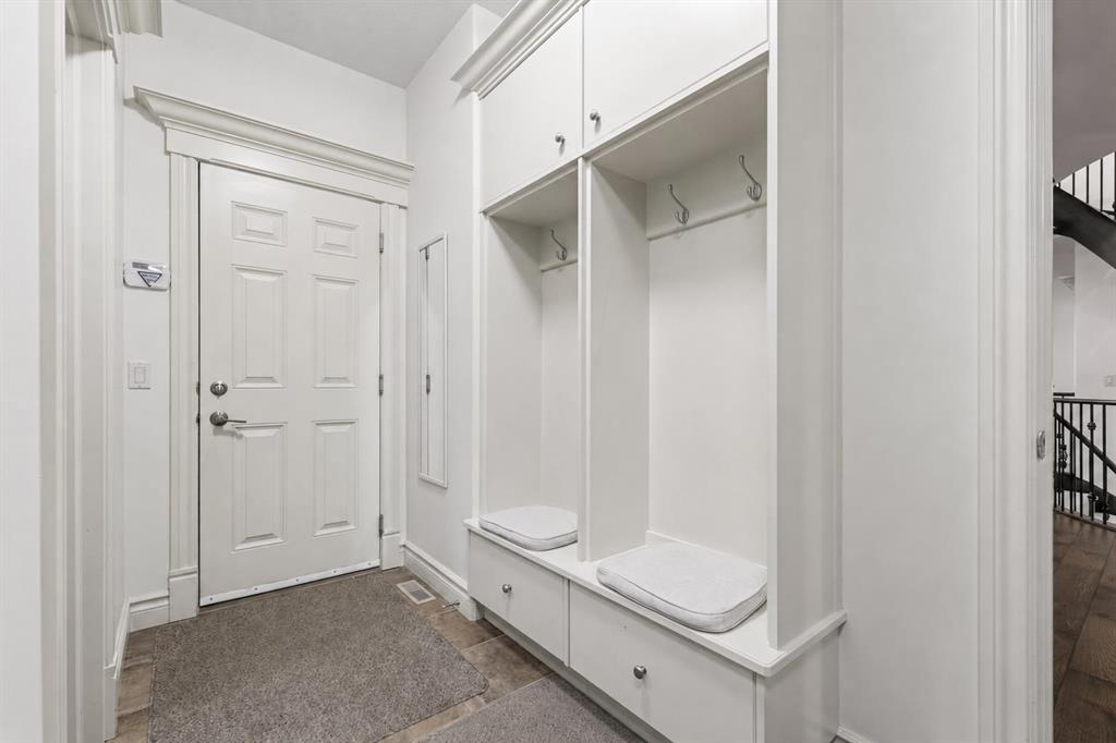 32 Aspen Meadows Manor SW