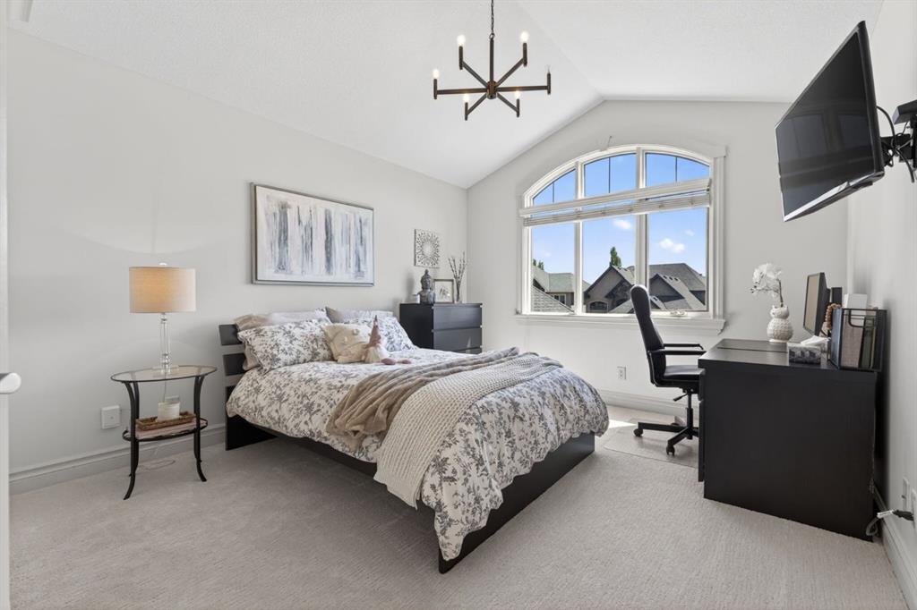 32 Aspen Meadows Manor SW