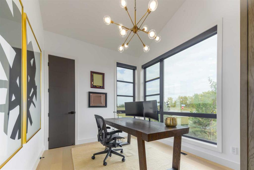 61 Silverhorn Boulevard
