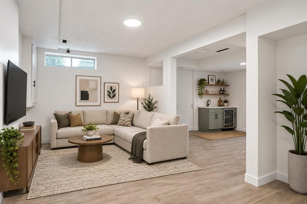 2132 35 Avenue SW Unit: 2